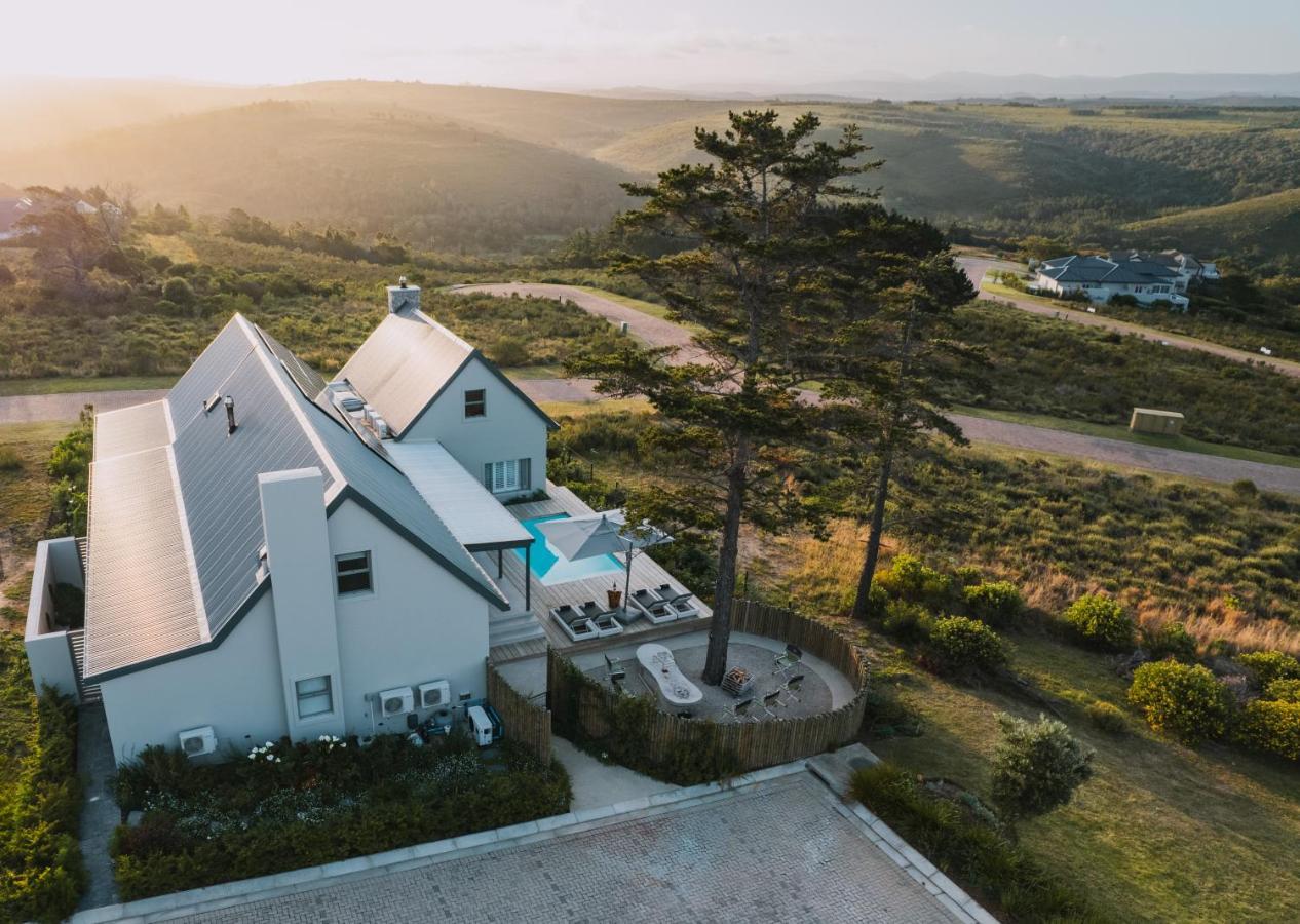 Sky Villa Boutique Hotel By Raw Africa Collection Plettenbergbaai Buitenkant foto Modern houses in Hermanus