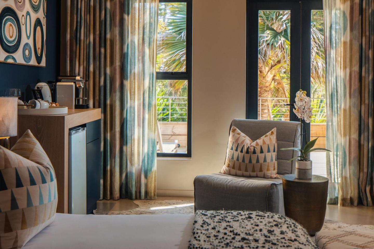 Sky Villa Boutique Hotel By Raw Africa Collection Plettenbergbaai Buitenkant foto A room at the hotel