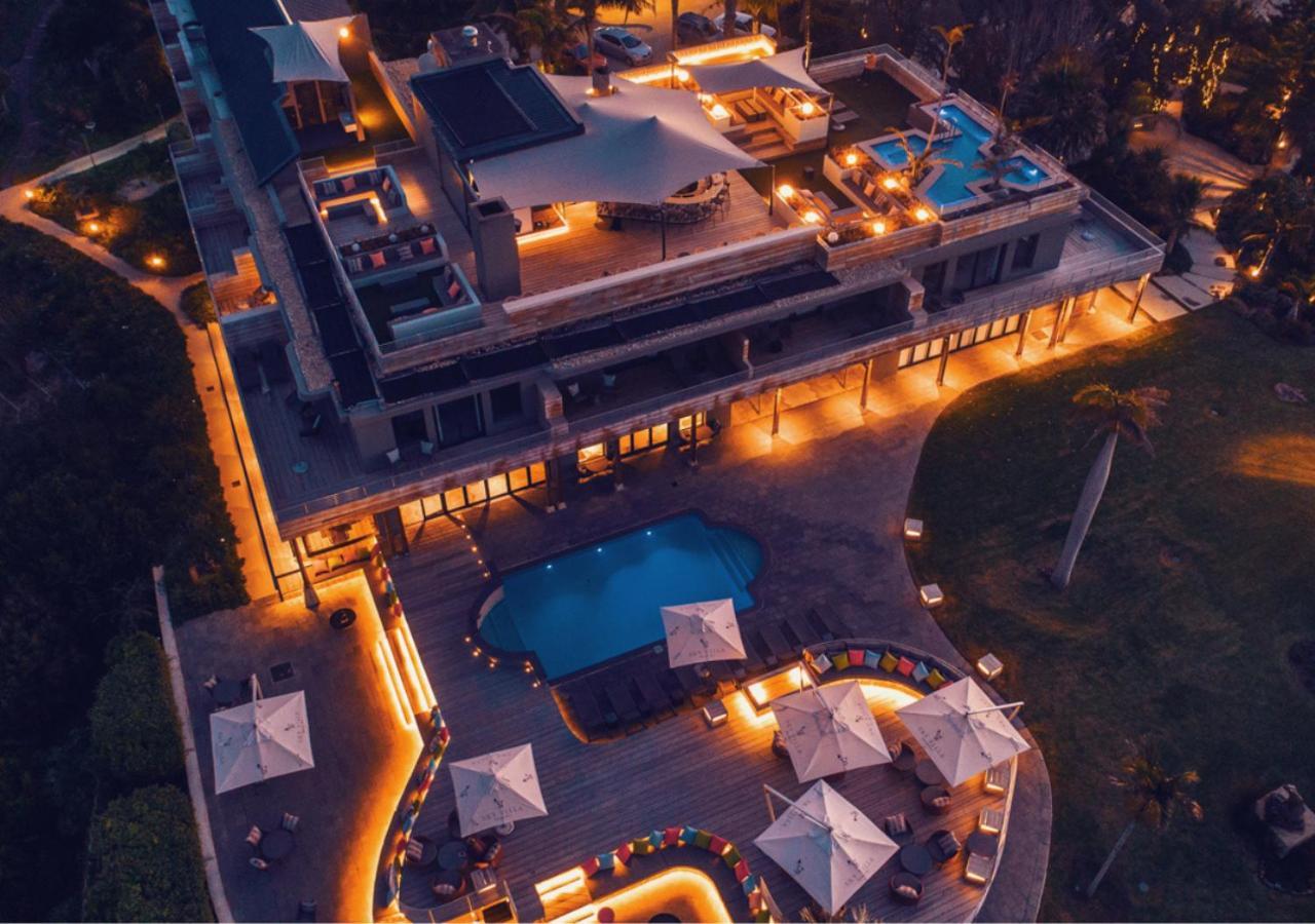 Sky Villa Boutique Hotel By Raw Africa Collection Plettenbergbaai Buitenkant foto Aerial view of the hotel