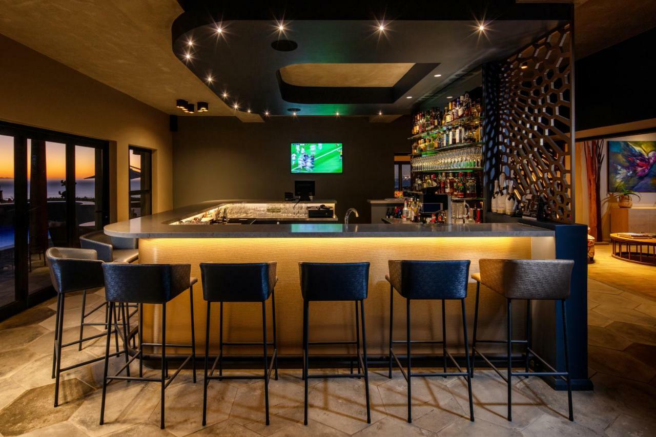 Sky Villa Boutique Hotel By Raw Africa Collection Plettenbergbaai Buitenkant foto The bar at the 101 Sky Lounge