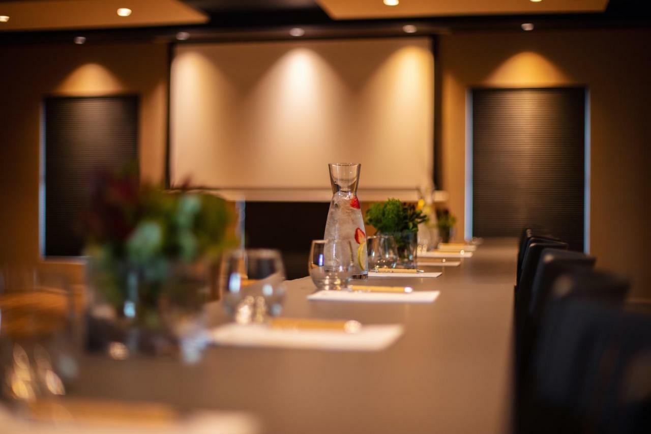 Sky Villa Boutique Hotel By Raw Africa Collection Plettenbergbaai Buitenkant foto Meeting room
